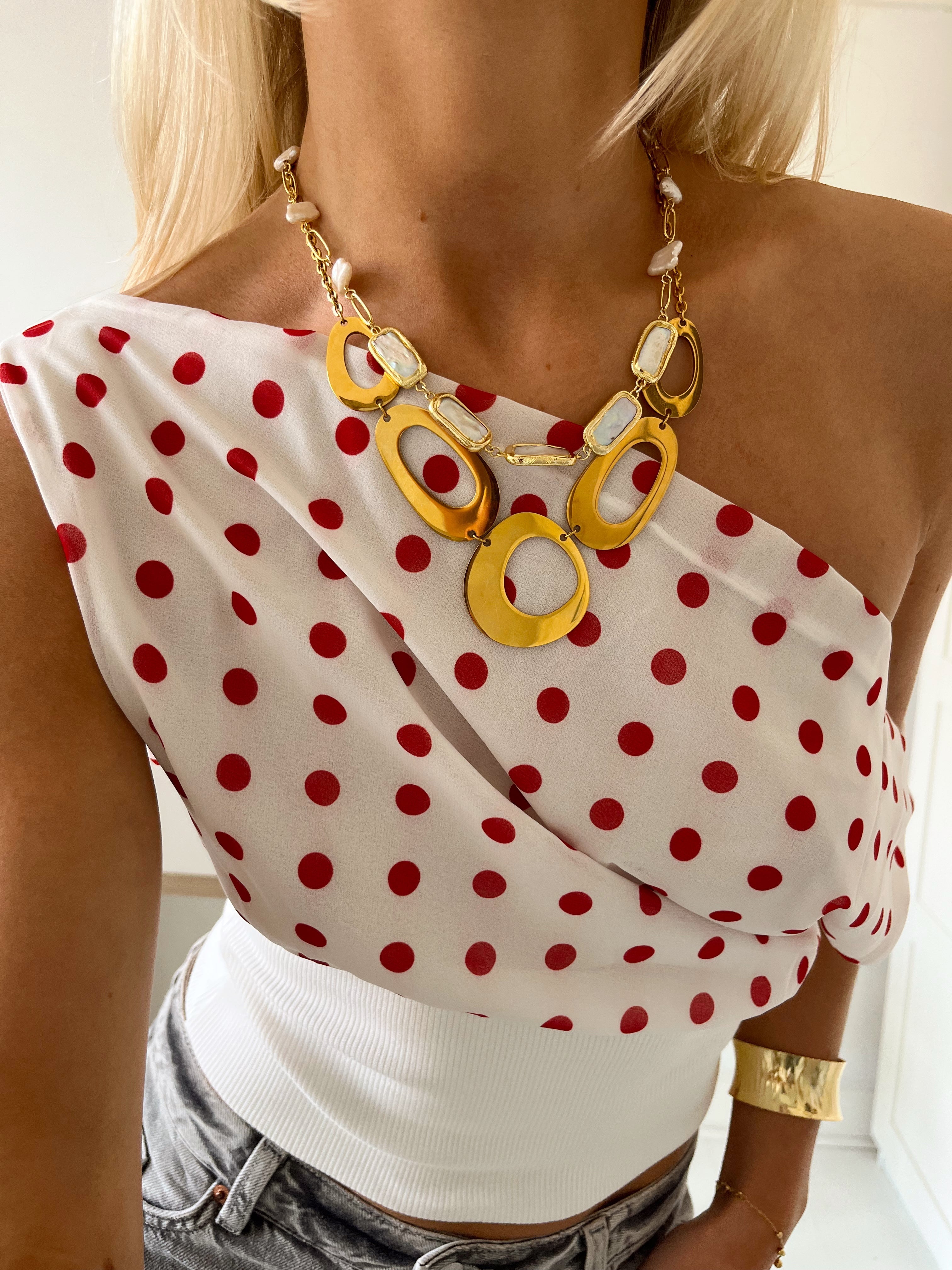 AUGUST NECKLACE